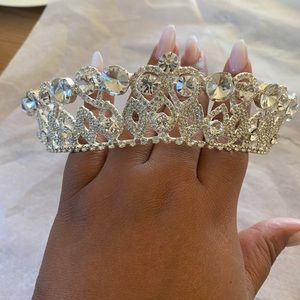 Stunning silver crystal tiara crown